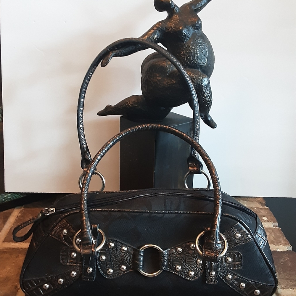 BLACK STUDDED HANDBAG/PURSE